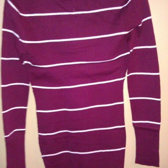 Aeropostale burgundy white striped V Neck Sweater - Picture 7 of 7